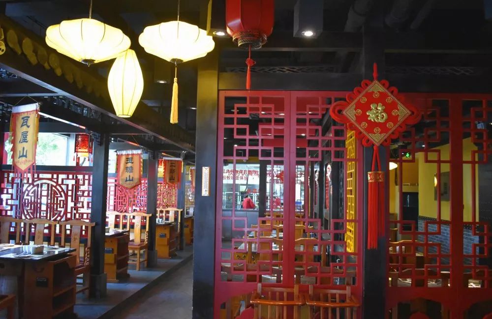 5.8折狂嗨8天！川炉火锅三周年店庆，让你一次吃过瘾！就在龙湫湾