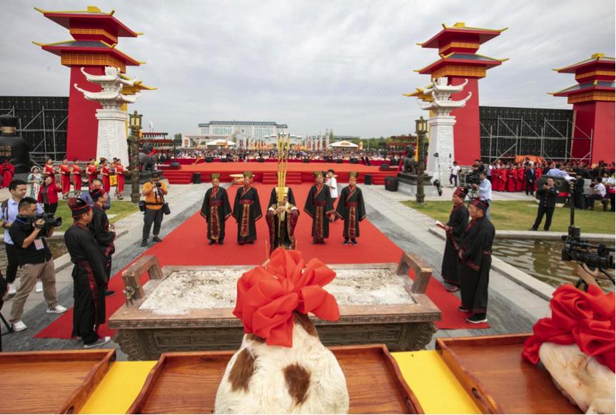恭祭酒神礼先人传承技艺续匠心致敬历史护国保古井贡酒隆重举行2019秋季开酿大典
