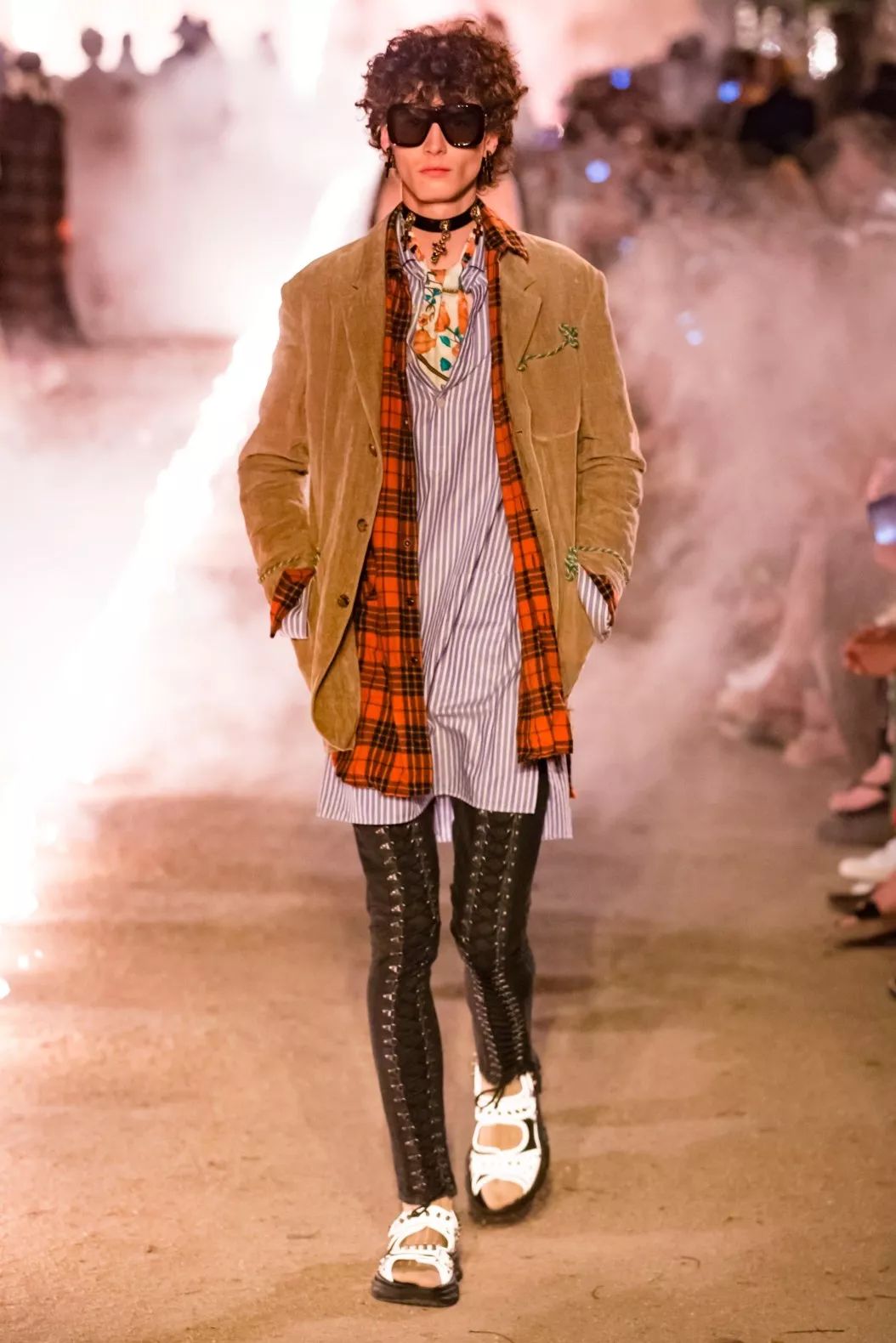 「人间GUCCI」那么多|咋就他被官方盖章了?