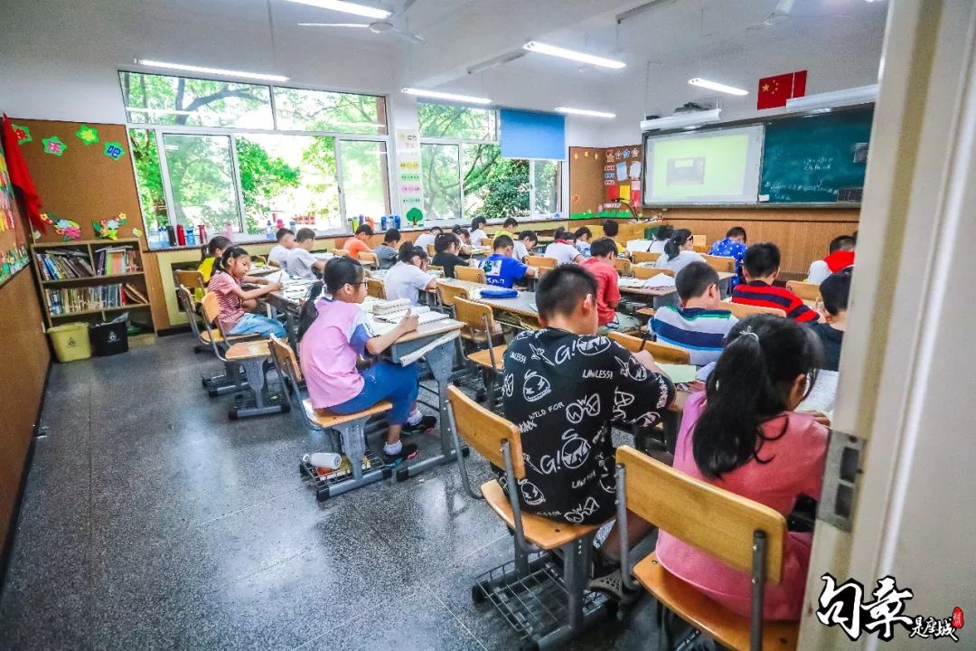 东横街老店的最后一天，我回到了中城小学