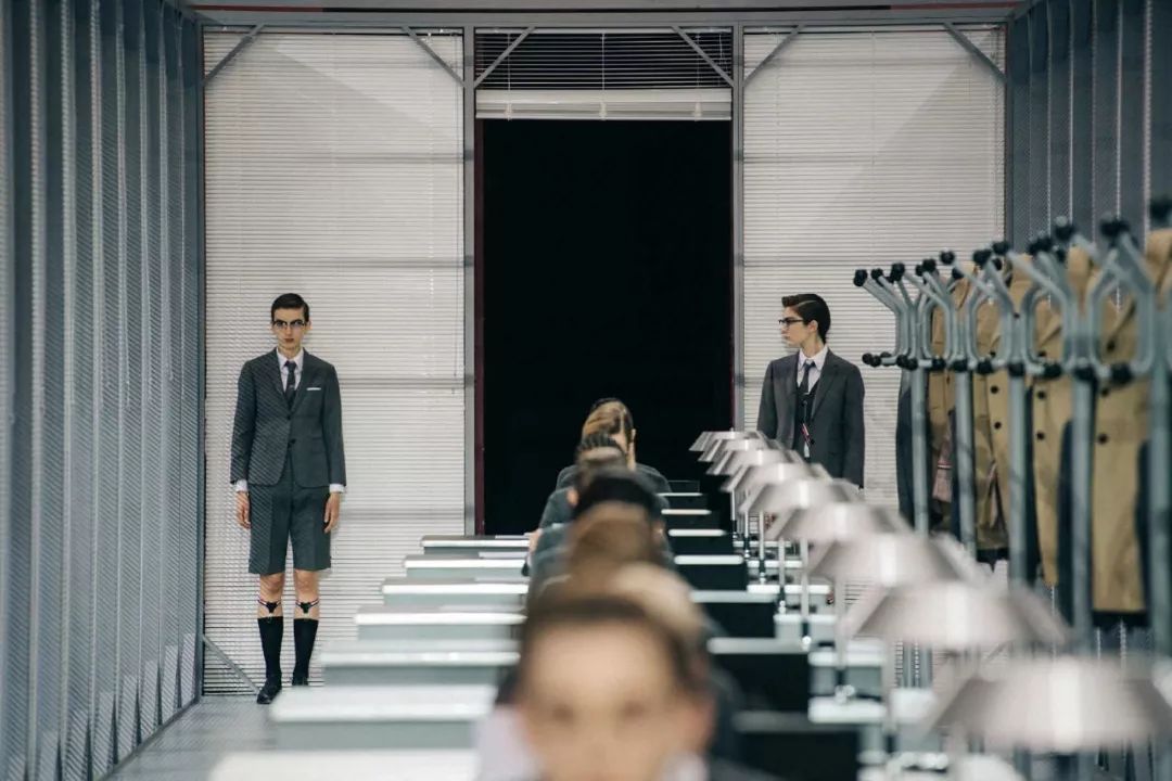 时尚前卫工作服,时尚工作服