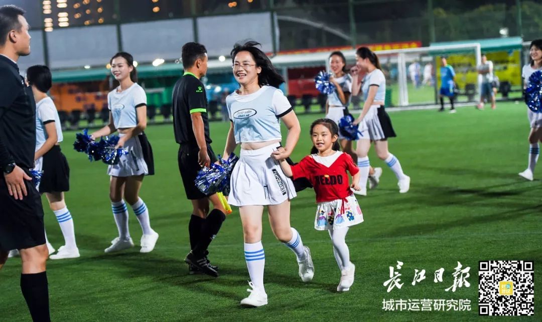 业余足球队点球大战,男子七人足球锦标赛进入点球大战