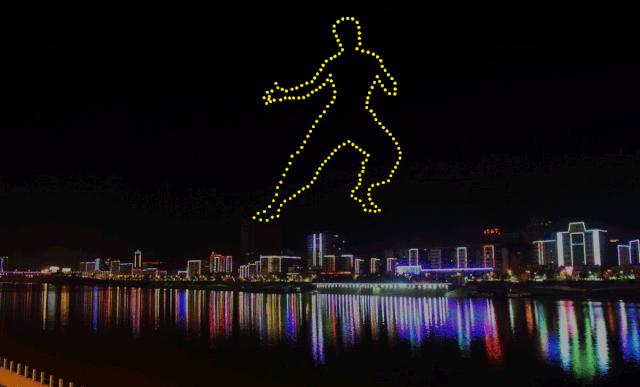 今晚无人机表演在什么地方,佛山500架无人机表演