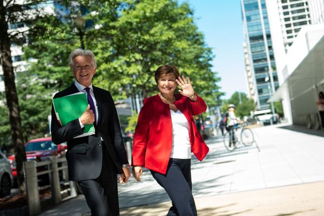 法国前总统希拉克逝世新华社,法国总统希拉克怎么死的