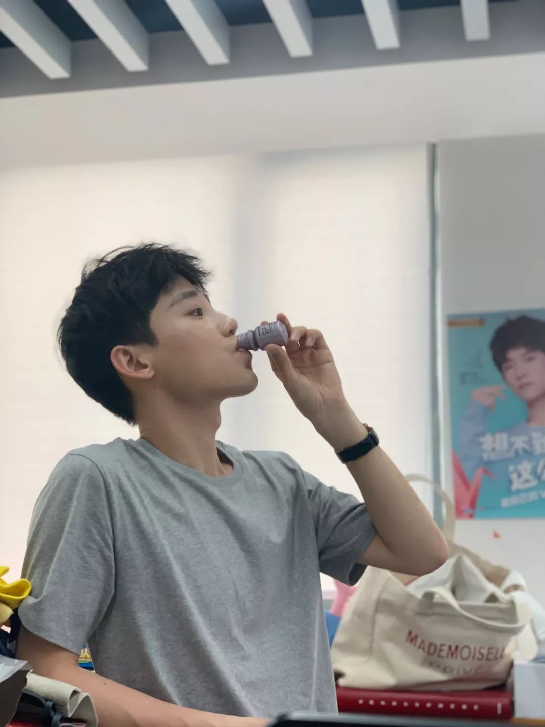 无心上班,给天秤座买喜欢的东西