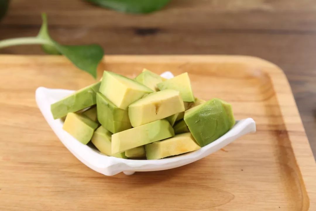 牛油果是否骗人,牛油果一个18块