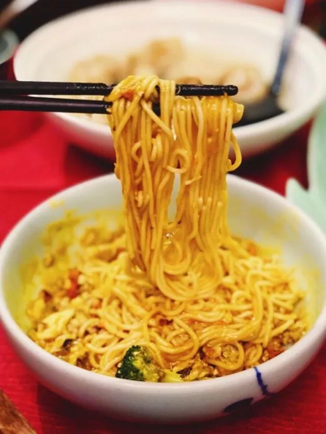 攻略来了！当上海人拿起醋和姜丝，全城的大闸蟹都充满了忧伤…