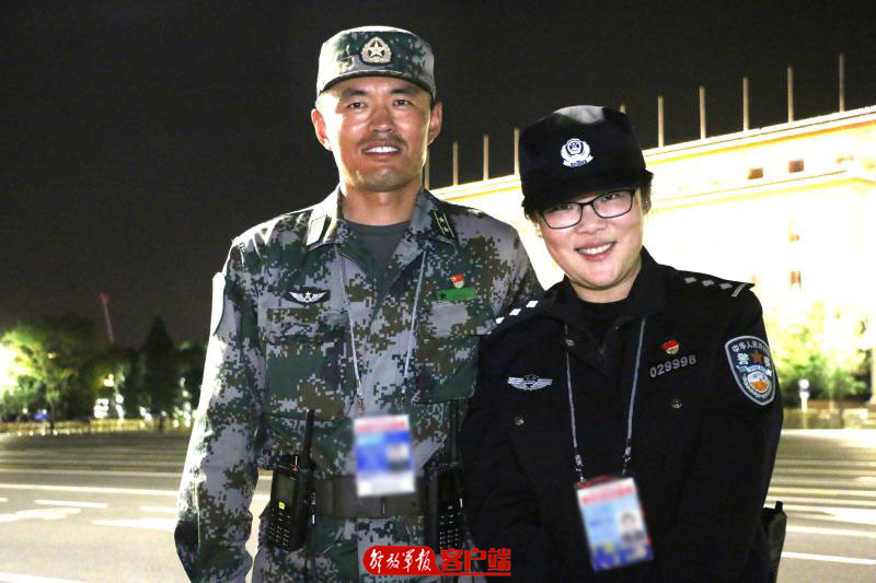 阅兵敬礼特写,智利阅兵中敬礼的女军官