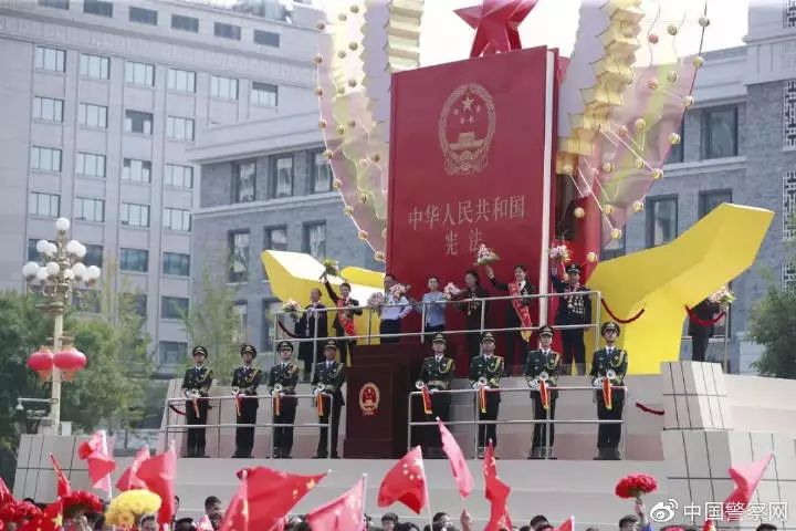 中国警察直播晚会,直播现场警察