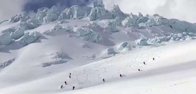 冬天的新疆喀纳斯,冬天是去伊犁还是喀纳斯