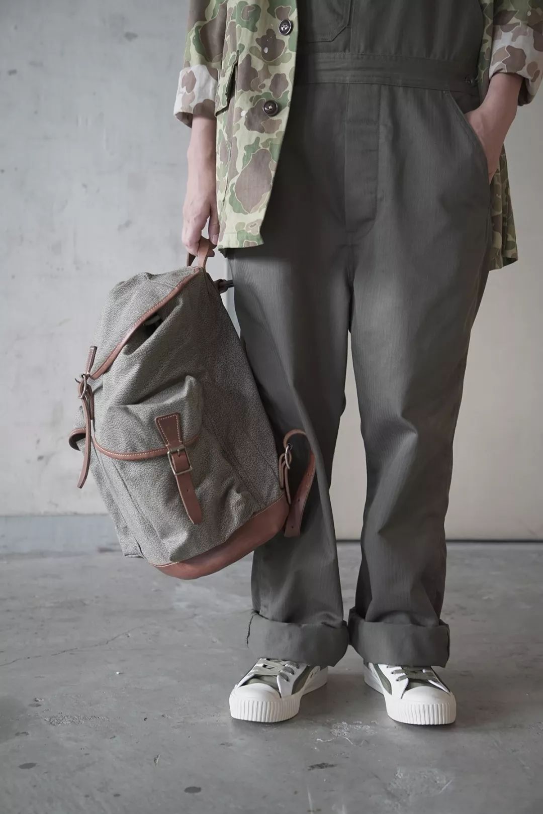 推荐女生穿的背带裤,敢穿背带裤的女孩