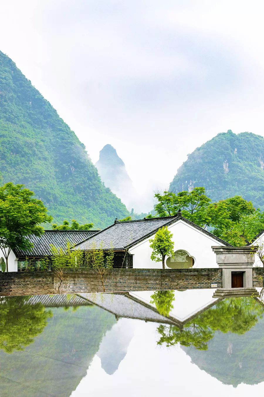 国庆在阳朔度过了不输巴厘岛的假期，全因这家藏在秘境山水里的宝藏酒店