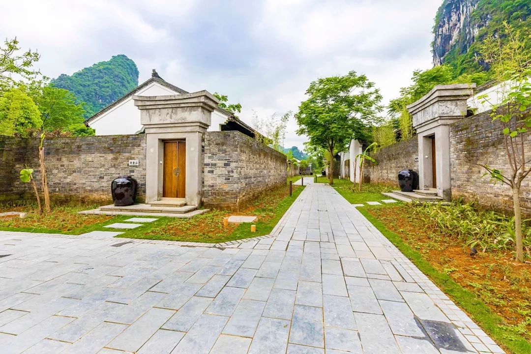 国庆在阳朔度过了不输巴厘岛的假期,全因这家藏在秘境山水里的宝藏酒店