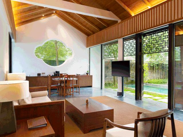 国庆在阳朔度过了不输巴厘岛的假期，全因这家藏在秘境山水里的宝藏酒店