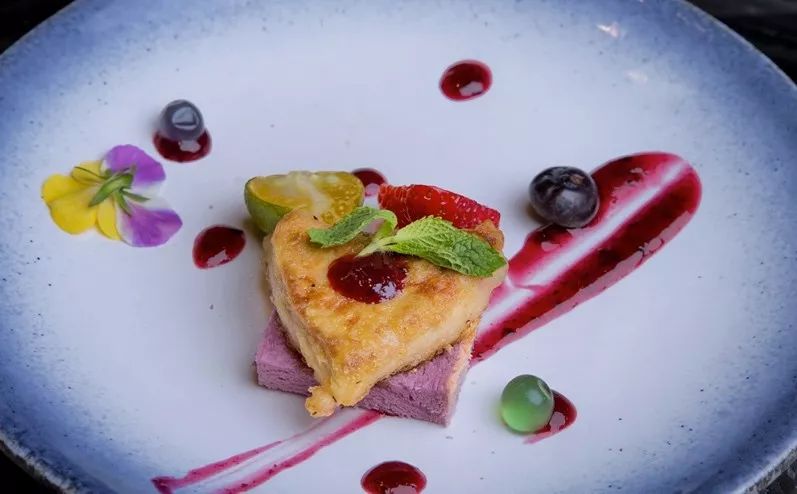 墙裂推荐！200+能吃2000+的美食，不限量供应法式鹅肝鲍鱼牡丹虾的高逼格自助终于登陆遂宁了！（文未抢优惠券）