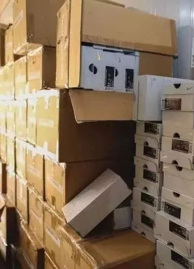 假冒阿迪耐克服装山东查处,青岛阿玛尼