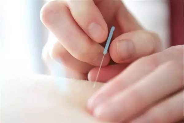 腰椎间盘突出各种疗法,腰椎间盘突出压迫神经的中医疗法