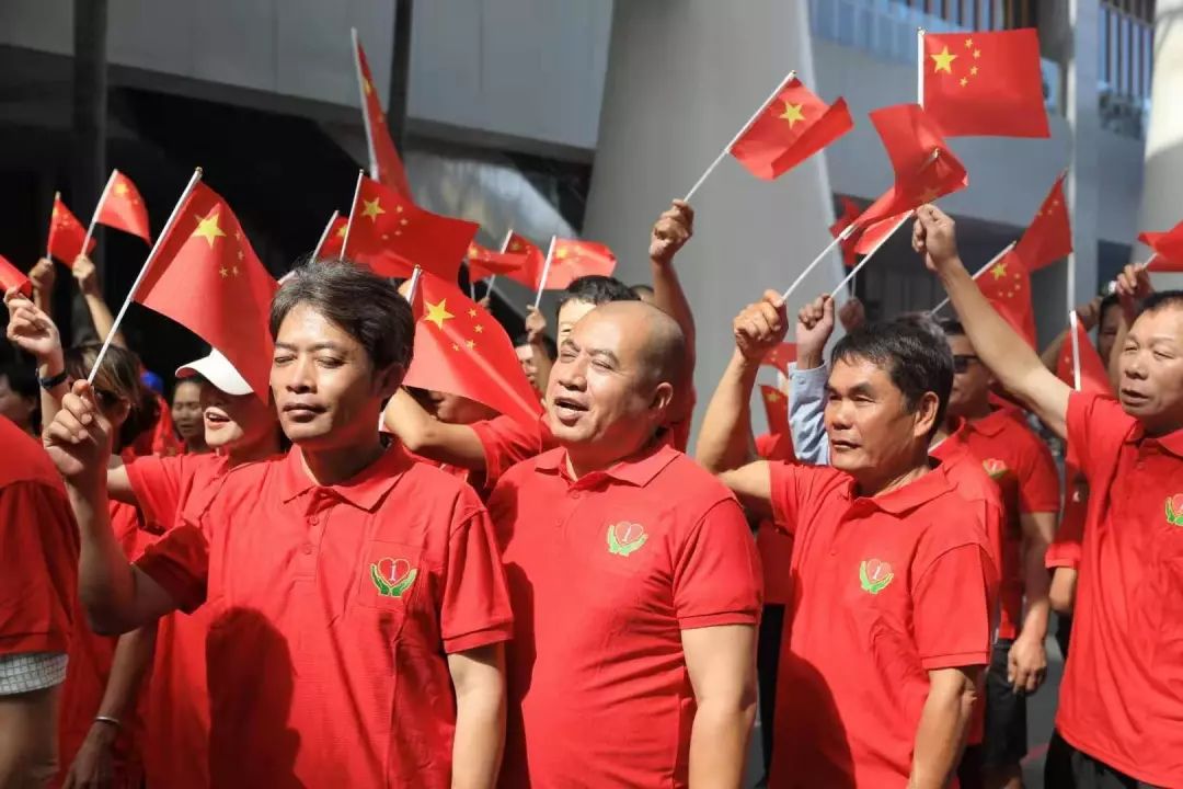 暖心！“光明影院”走进三亚把电影讲给他们听