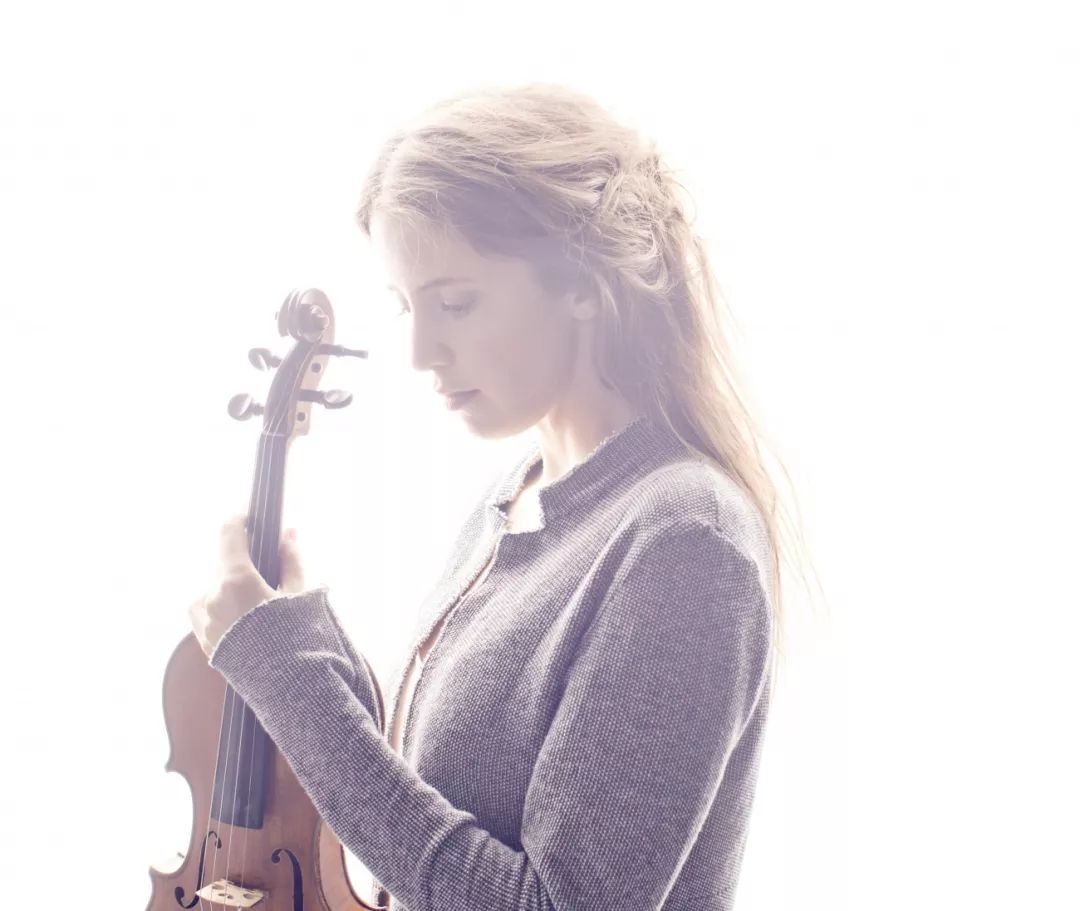来自挪威的“冰美人”用小提琴“融化了”柏林爱乐