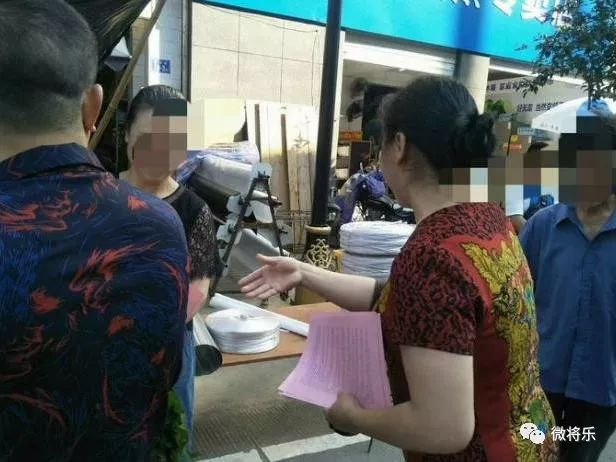 以实际行动迎接全国扶贫日,扶贫日送温暖助力精准扶贫