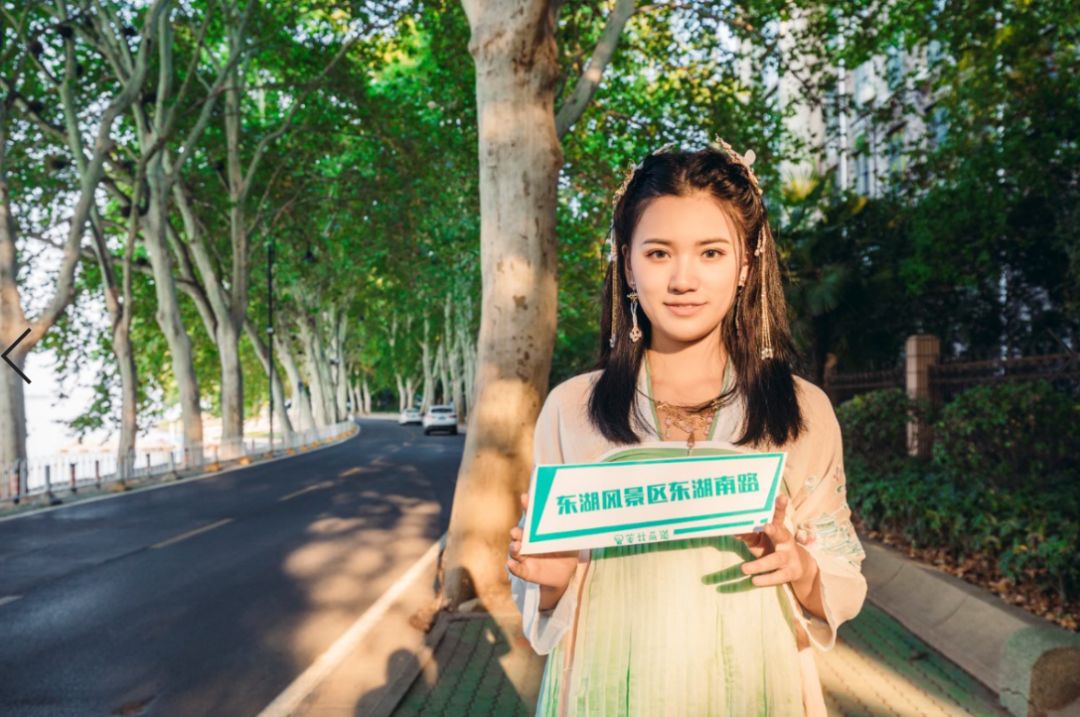 到这十条林荫道上走一走，每条都能邂逅俊男美女