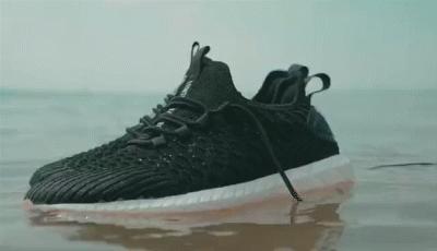 这双运动鞋竟然防水！暴雨大雪都不湿，还巨暖和