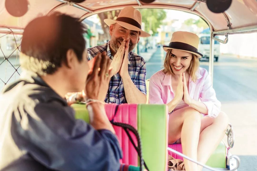 男的能对女的说萨瓦迪卡吗,男生说萨瓦迪卡