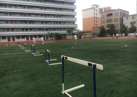 【活力邓中】绿茵点亮青春足球传递激情——记初一级射龙门比赛