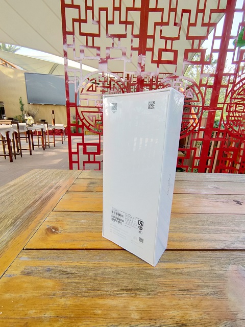 OPPOK5开箱上手:6400万超清四摄+30W闪充赛博金属意外好看