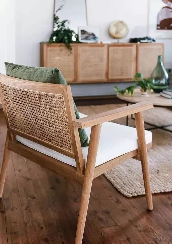 请问一下白色沙发脏了怎样清理,沙发脏了不用拆不用洗