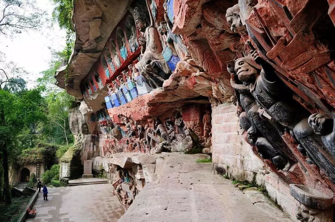 借“高利贷”上足校，重庆妈妈卖麻辣烫撑起2个足球梦