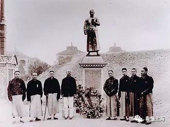 荣宅里的故事,荣姓的故事简短