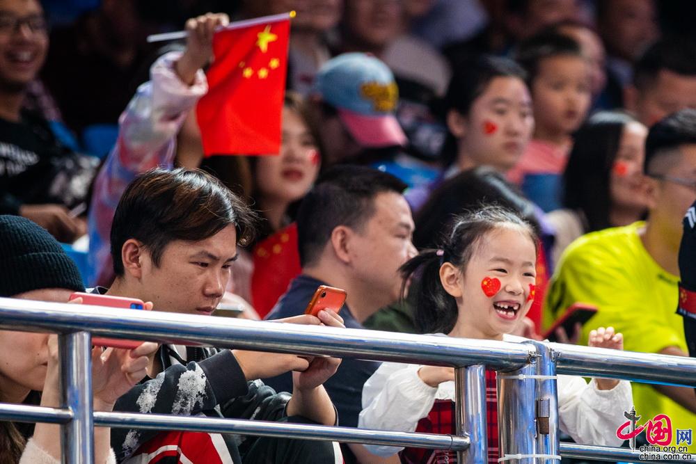 军运会赛场因你们更精彩观众热情助力运动健儿创佳绩