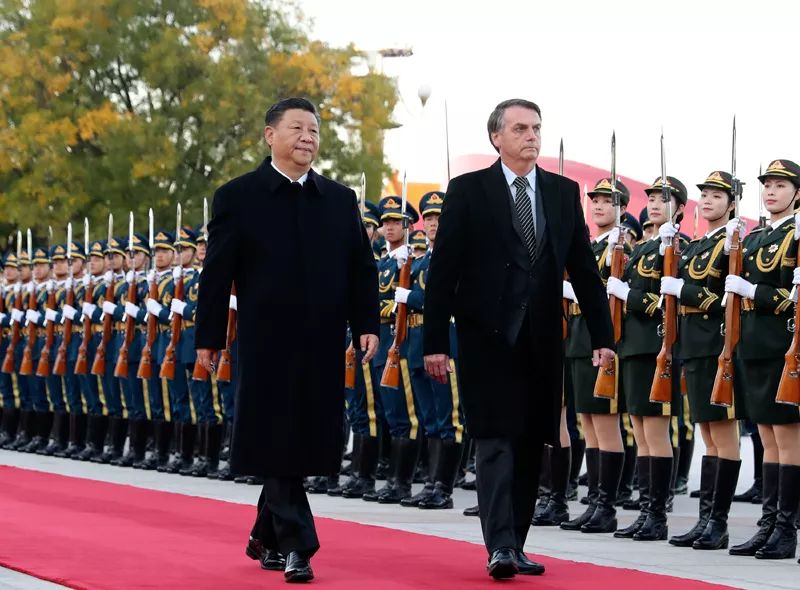 习*平近**同巴西总统博索纳罗会谈