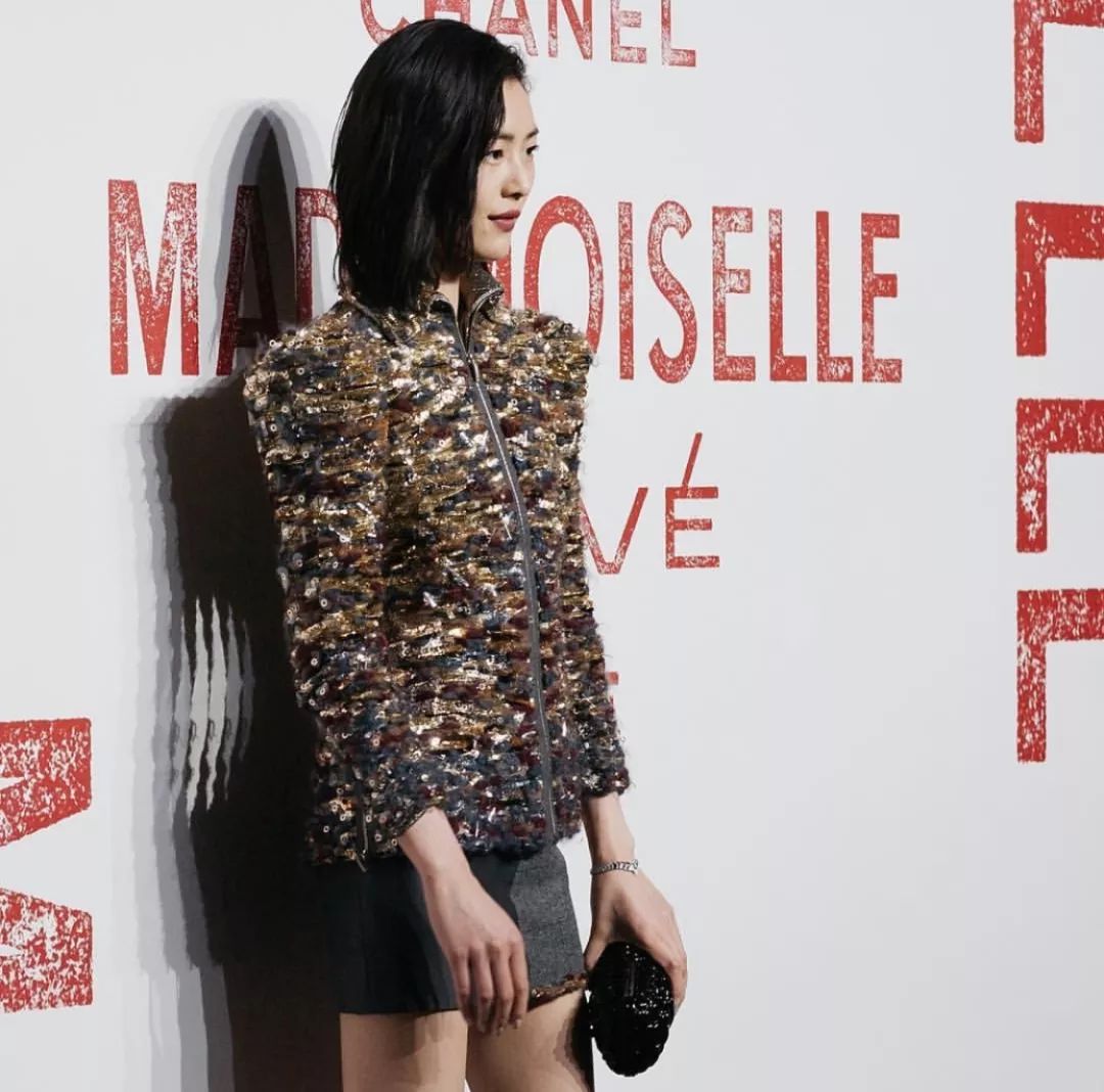 fashion风格穿搭,今年最时髦的4件小香风穿搭