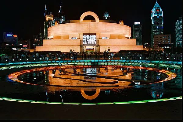 魔都值得一去的地方,感受一下魔都繁华的夜景点