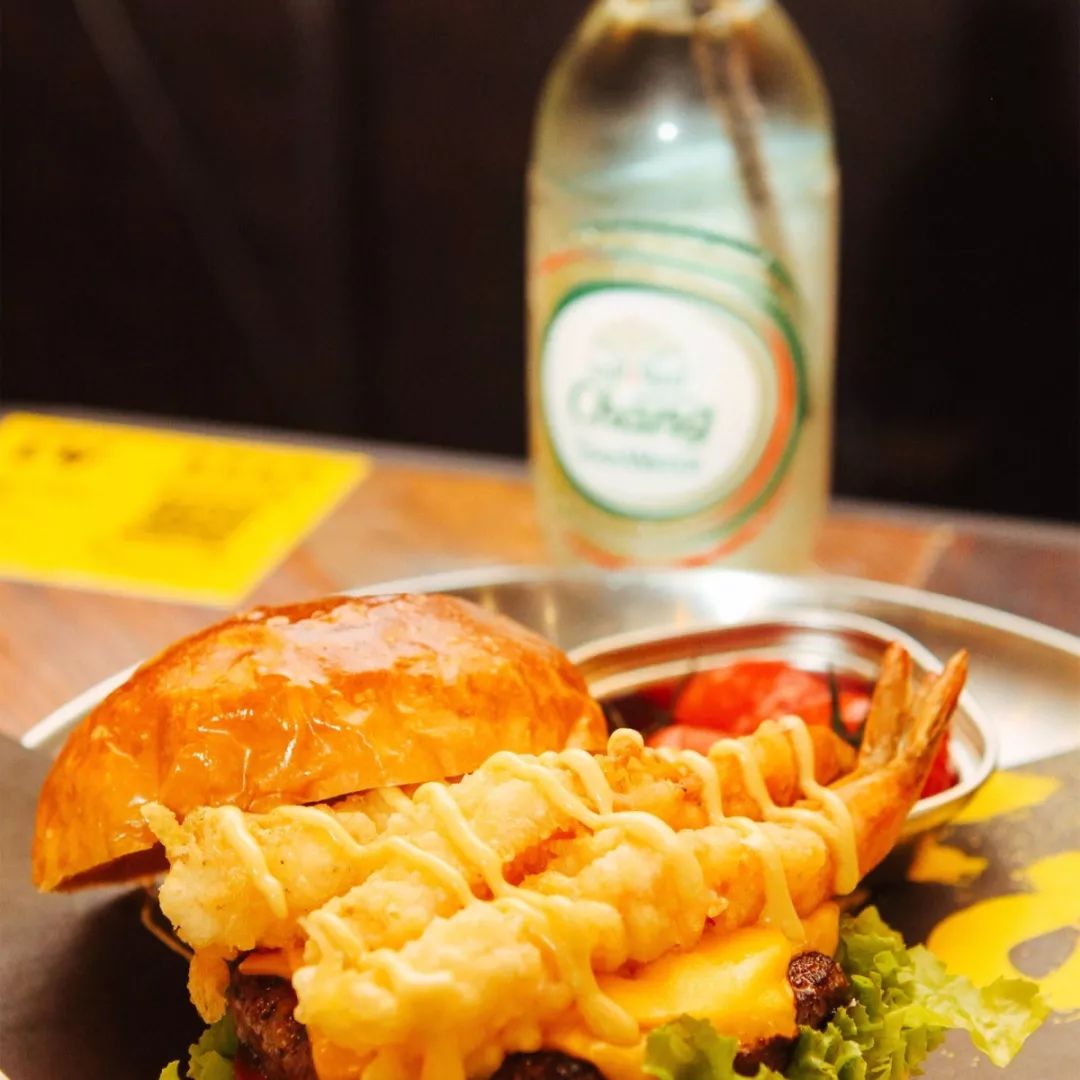 这个温州男孩做的汉堡“叫板”全球数一数二的汉堡品牌！还把店从法国开到了杭州……