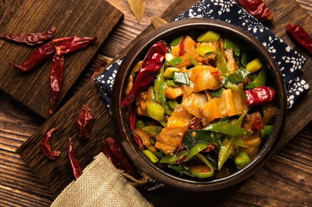 哪里的猪肉最好吃为什么,猪肉哪个部位煮着吃最好吃