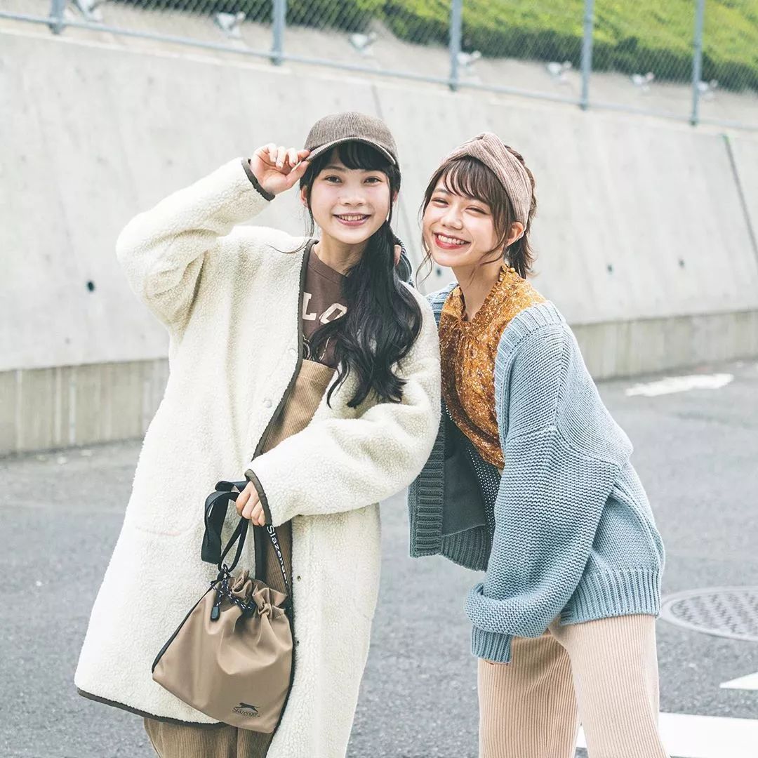 日杂少女改变风格,复古森女文艺优雅穿搭