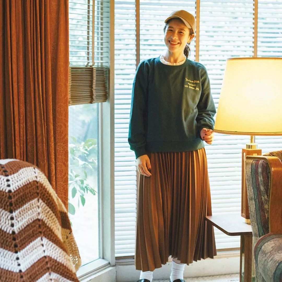 日杂少女改变风格,复古森女文艺优雅穿搭