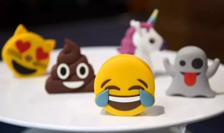 我讨厌的不是某个表情，是用这个表情的你