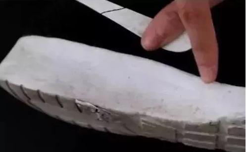 鞋子边缘脏了怎么变白,鞋子白边脏了怎么清理小妙招