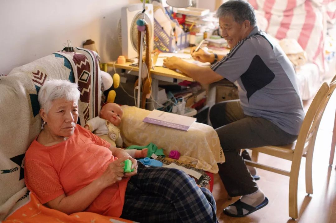 我们该怎么对待亲人的离别和病痛,如何看待疾病和死亡