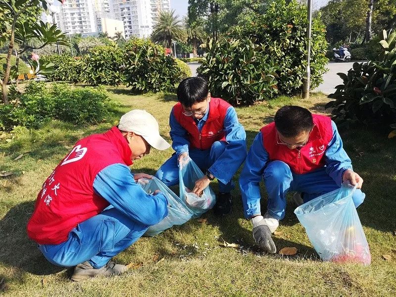 电网男女送礼都有啥？网友：送个锤子