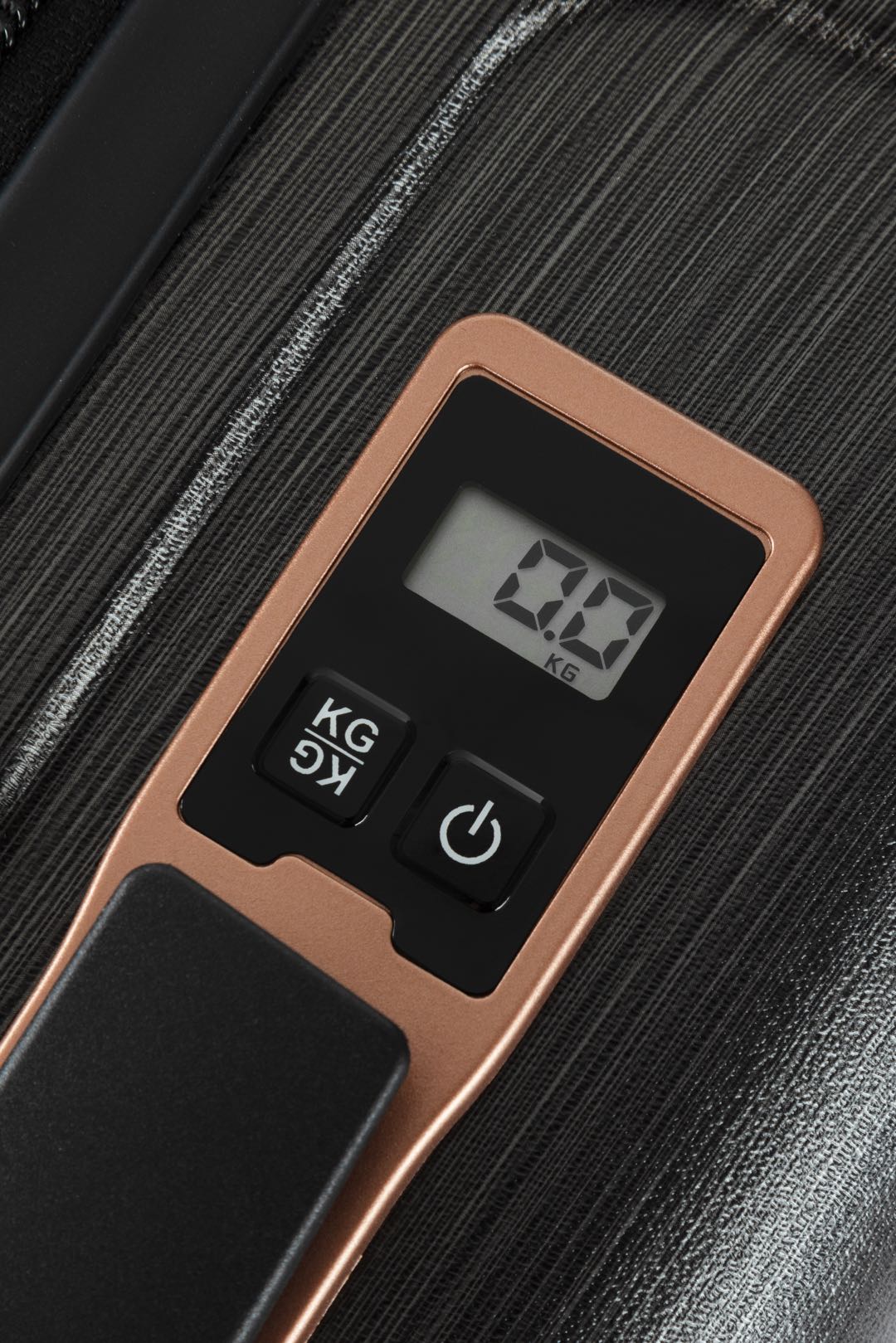 探索向前做一颗行星——新秀丽推出全新EVOATECH智能行李箱