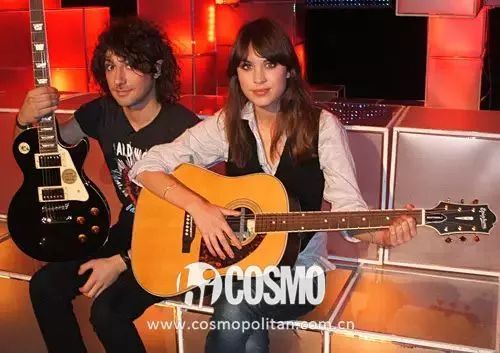 好久不见的ITgirl钟小姐，毛衣很不错喔