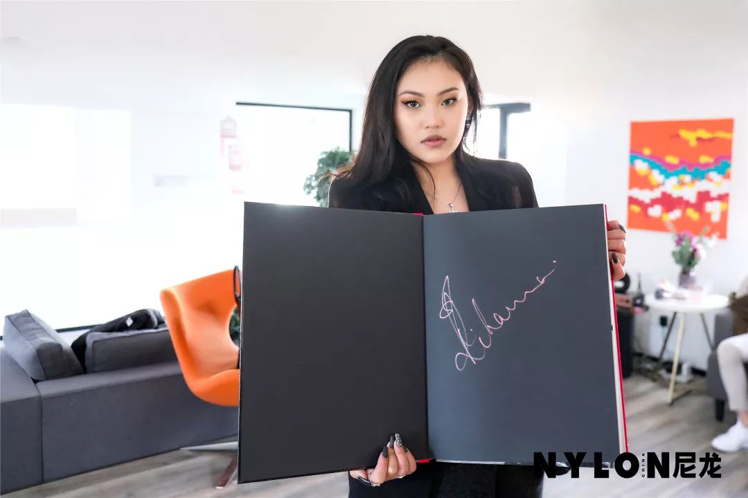 神仙大V和我们一起在上海发“奖状”！？我们飘了……