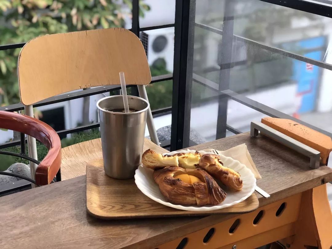 咖啡师自己开咖啡馆赚钱吗,开咖啡店怎么样能赚到钱