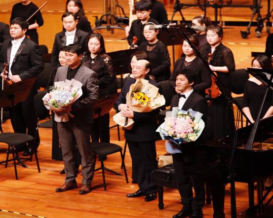 钢琴独奏音乐会武汉,现代钢琴协奏曲音乐会