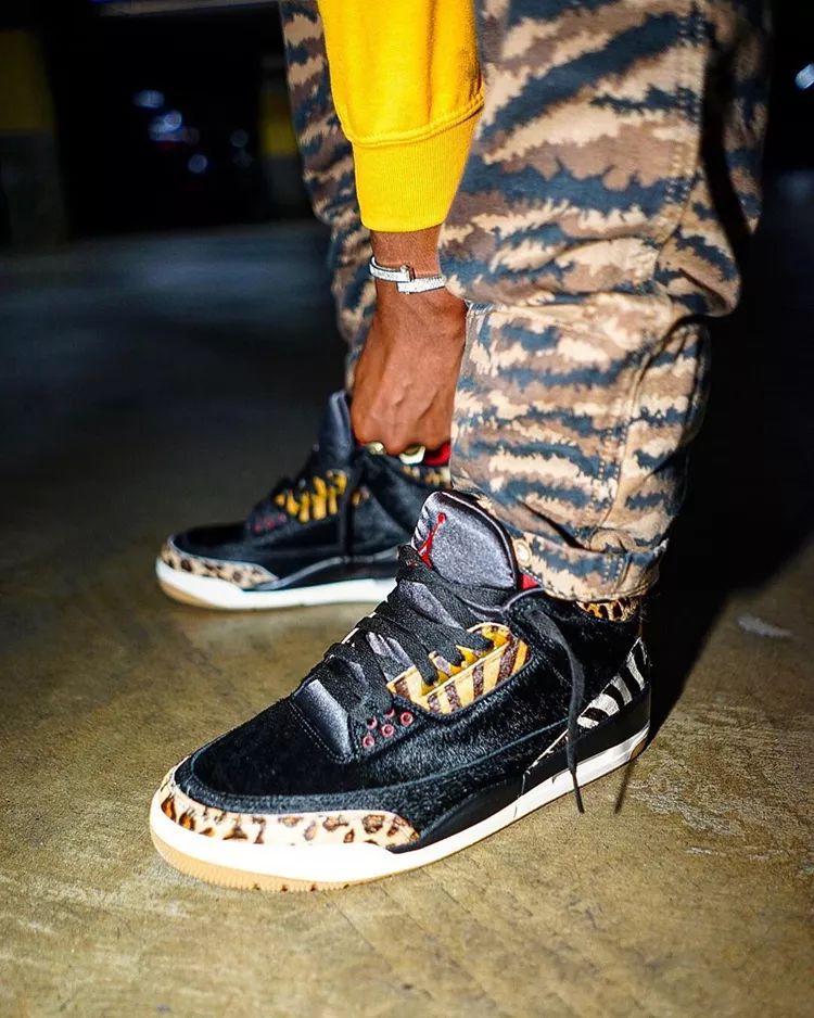 aj11黑红假鞋实战会怎样,aj1白黑2024新款这鞋怎么样